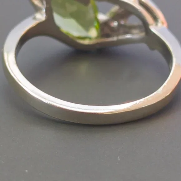 10K White Gold Marquise Peridot & Diamond Leaf-Swirl Ring, Sz 5.75— Hallmark USA